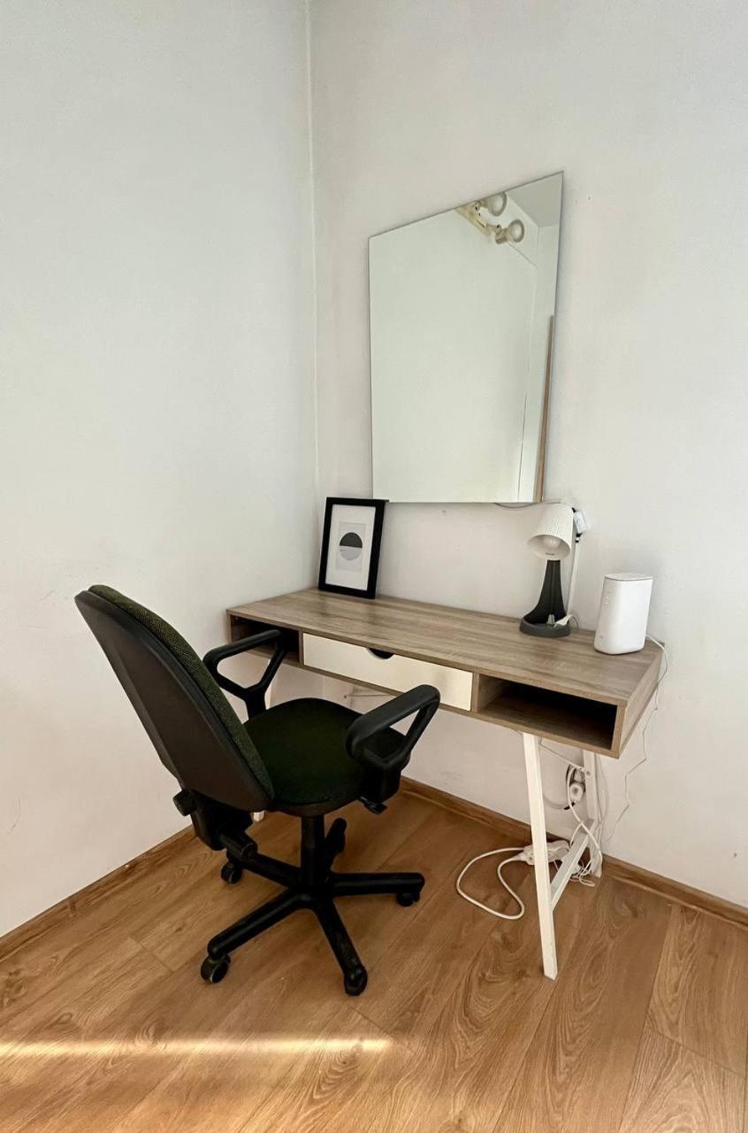 Comfy, Nice And Small Room In クラクフ エクステリア 写真