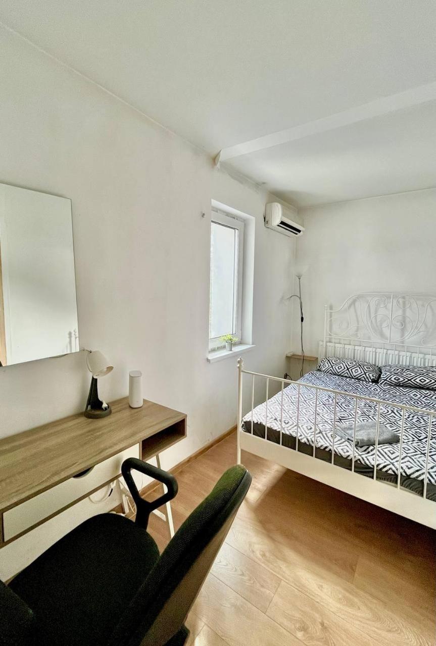 Comfy, Nice And Small Room In クラクフ エクステリア 写真